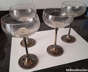 Antigüedades: Cuatro copas de cristal plateadas